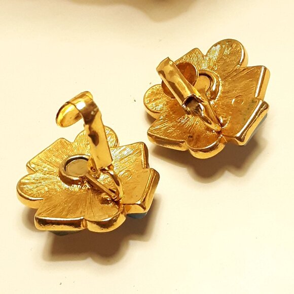 Vintage Avon Clip Back Earrings Gold Blue Rhinestone Pearl Cabochon - Picture 2 of 6